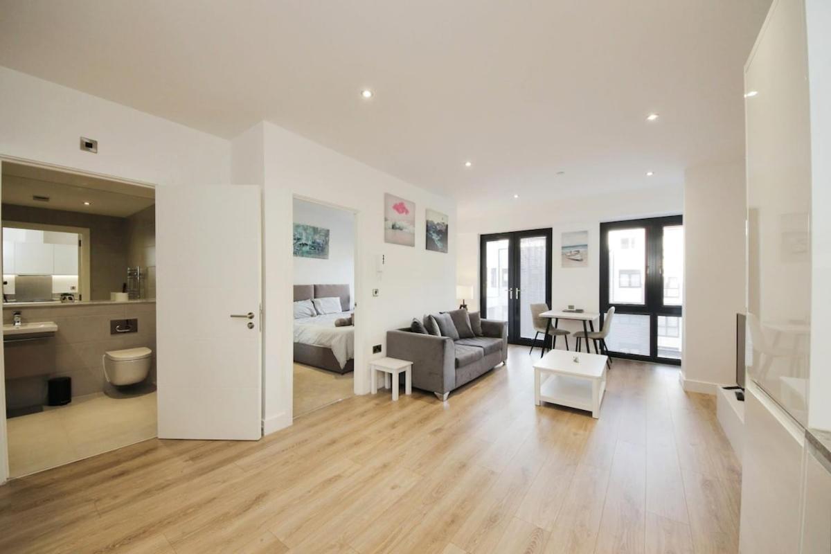 Modern Comfort 1 Bed Apartment Broadoaks, Sulihull Solihull Exterior photo